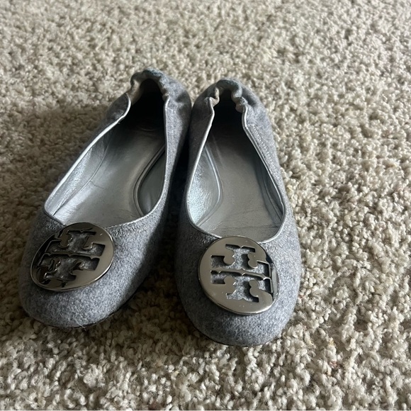 Tory Burch grey flats - Picture 2 of 10